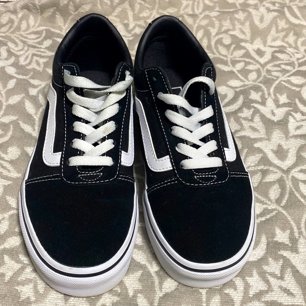 Black Vans ♥️